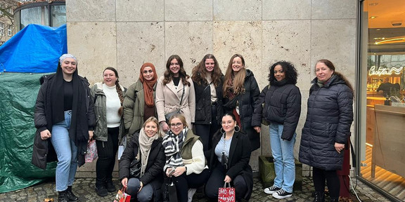 Gruppenbild der Teilnehmenden der Get Online Week 2023