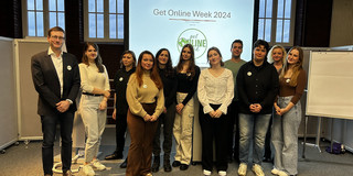 Vertr. Prof. Dr. Bastian Pelka mit den Studierenden der Projektgruppe zur Get Online Week 2024